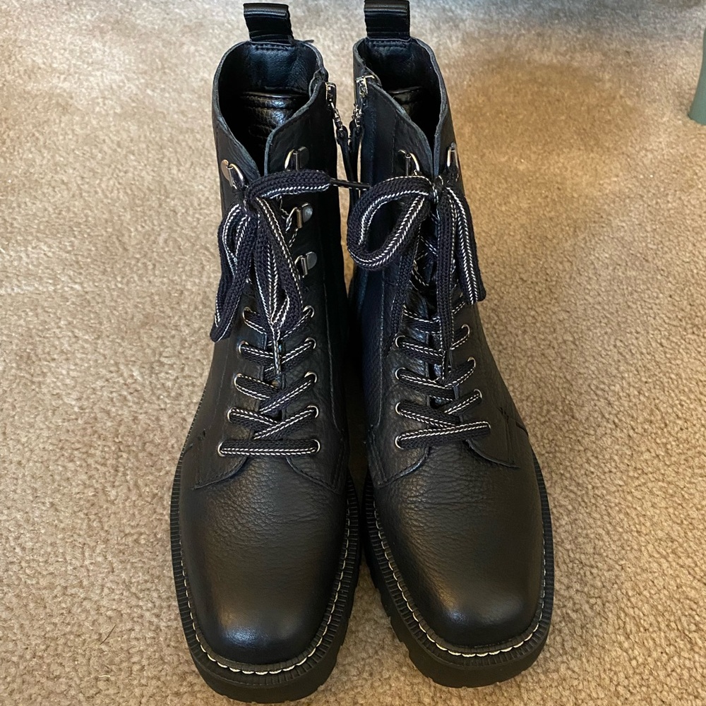 Combat boots